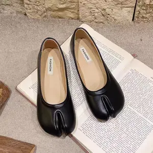 Women’s split-toe tabi ballet flats, faux leather slip-on shoes with rubber sole Girl Footwear Running Classic Flatform Girl Footwear Running Design