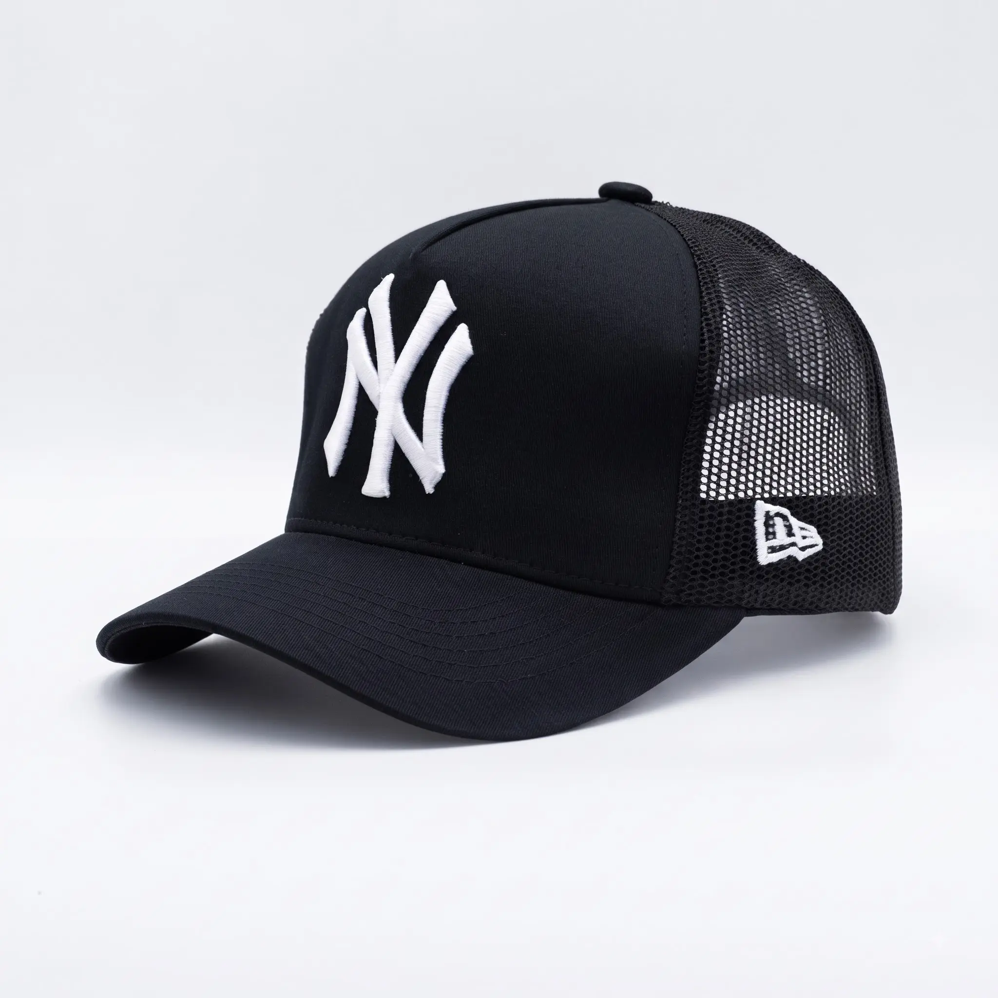 Retro NY Embroidered Mesh Baseball Cap - Adjustable Trucker Snapback Hat for Men & Women, Breathable Curved Brim Everyday Style