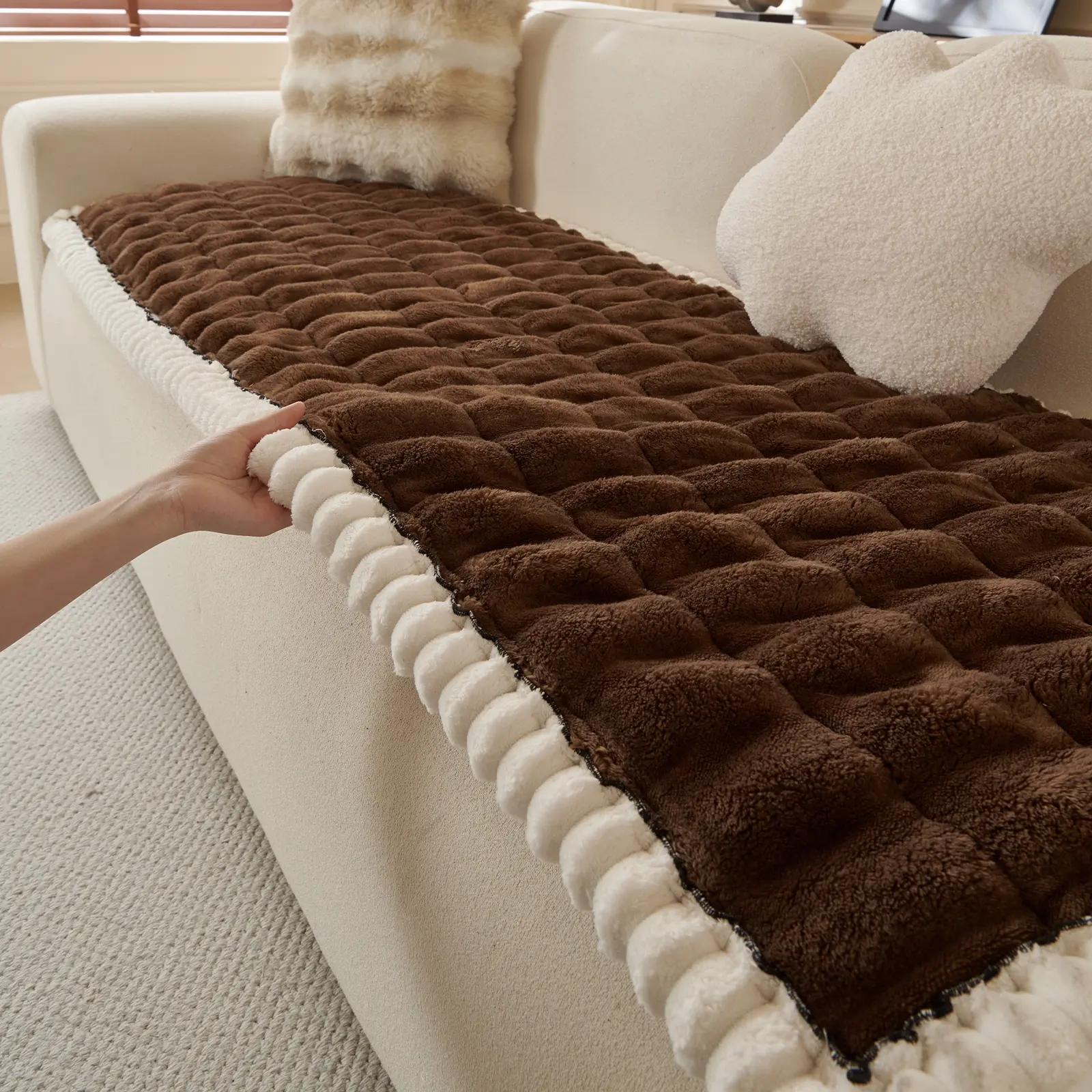 Non-Slip Anti-Scratch Machine Washable Couch Cover for Sofa, Pet-Friendly Soft Couch Cover for Dogs Cats, Perfect for 3-4 Seater Couches
