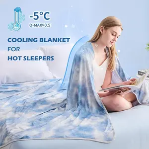 Cooling Blanket Twin/Queen Size, Q-Max 0.5 Cooling Blankets for Hot Sleepers, Ice Summer Blanket for Nights Sweats, Green Lightweight Sheet for Bed, Breathable Bed Blanket