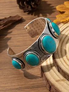 Western Bohemian Turquoise Cuff Exquisite Bracelet for Women - Vintage Cowgirl Style Antique Silver Statement Bangle Jewelry Accessory