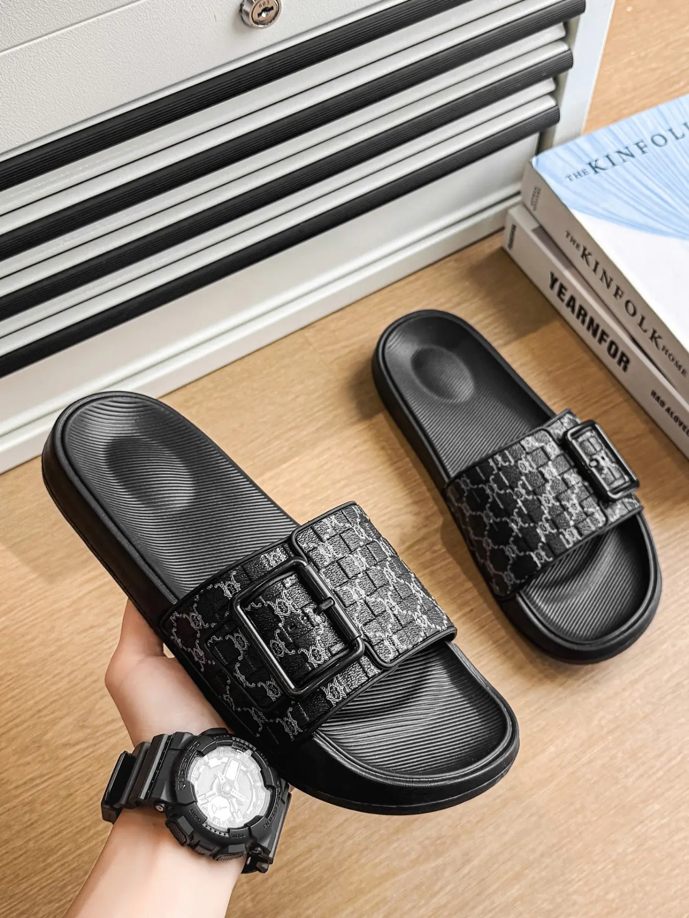 Summer Men's Luxury PU Leather Sandals, Casual Plaid Eva Sole House Fashion Slides Slippers, Indoor Outdoor Dirty Resistant Beach Shoes, Footwear, Sizes 39-47, Slide