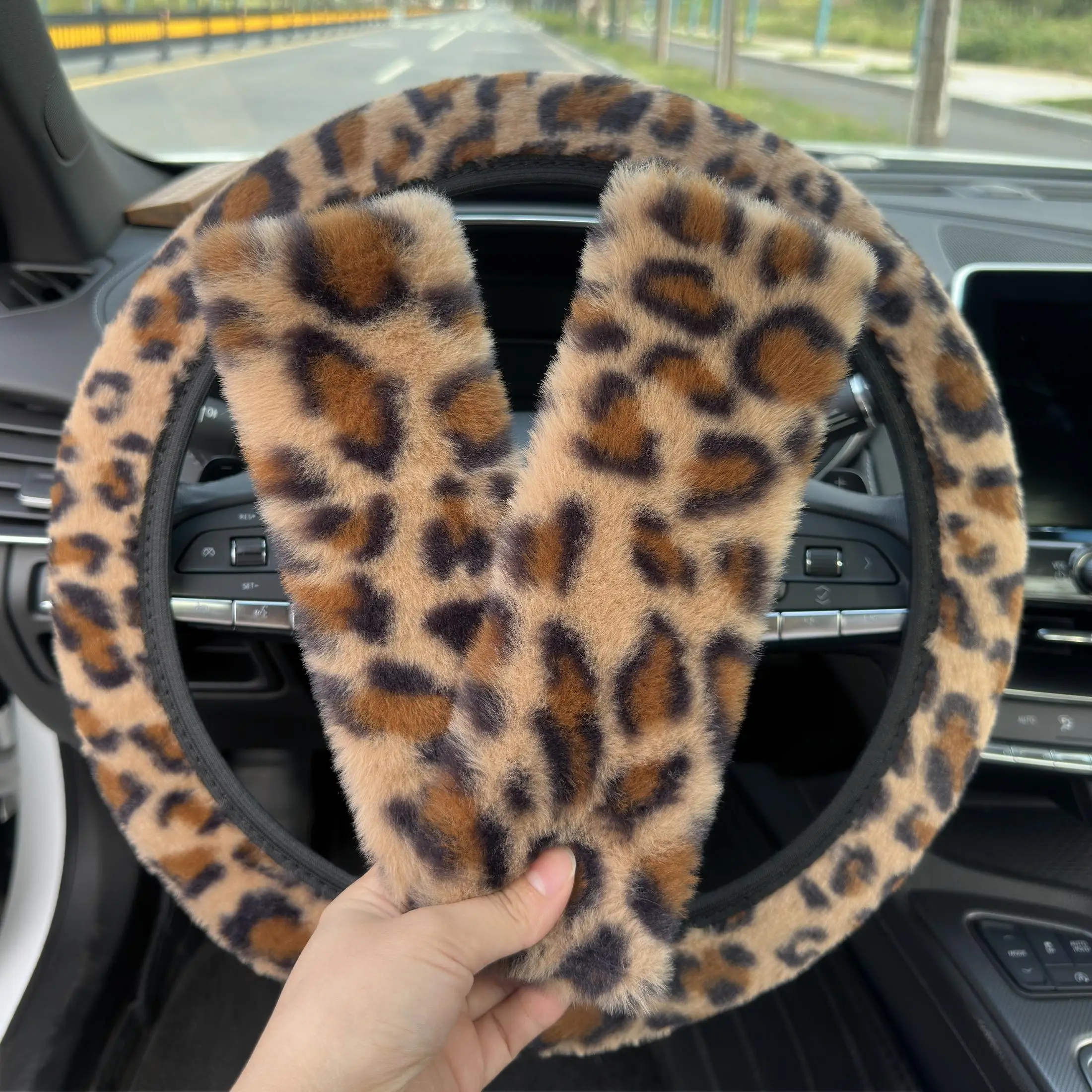 Leopard-Print Car Steering Wheel Cover & Shoulder Protector Set, Non-slip Car Steering Wheel Cover, Universal Car Interior Accessories