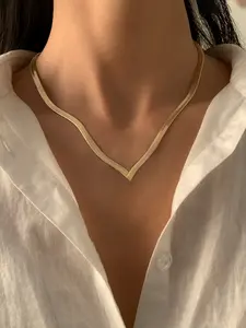 Fashionable Snake Bone Chain Necklace, Versatile Casual Commuter Clavicle Chain, Stylish Unisex Accessory for Everyday Wear, Modern Versatile Accessories, Exquisite Chain Jewelry