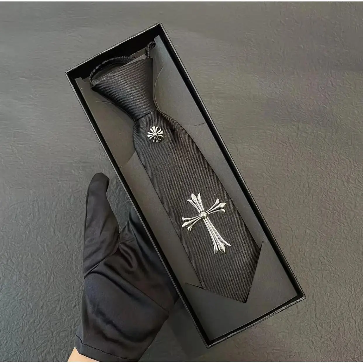 Matte Black Metal Cross Tie Tack Gothic Punk Necktie Clip Stylish Unisex Collar Accessory 1g Lightweight Streetwear Essential for Trendy Outfits Versatile Use