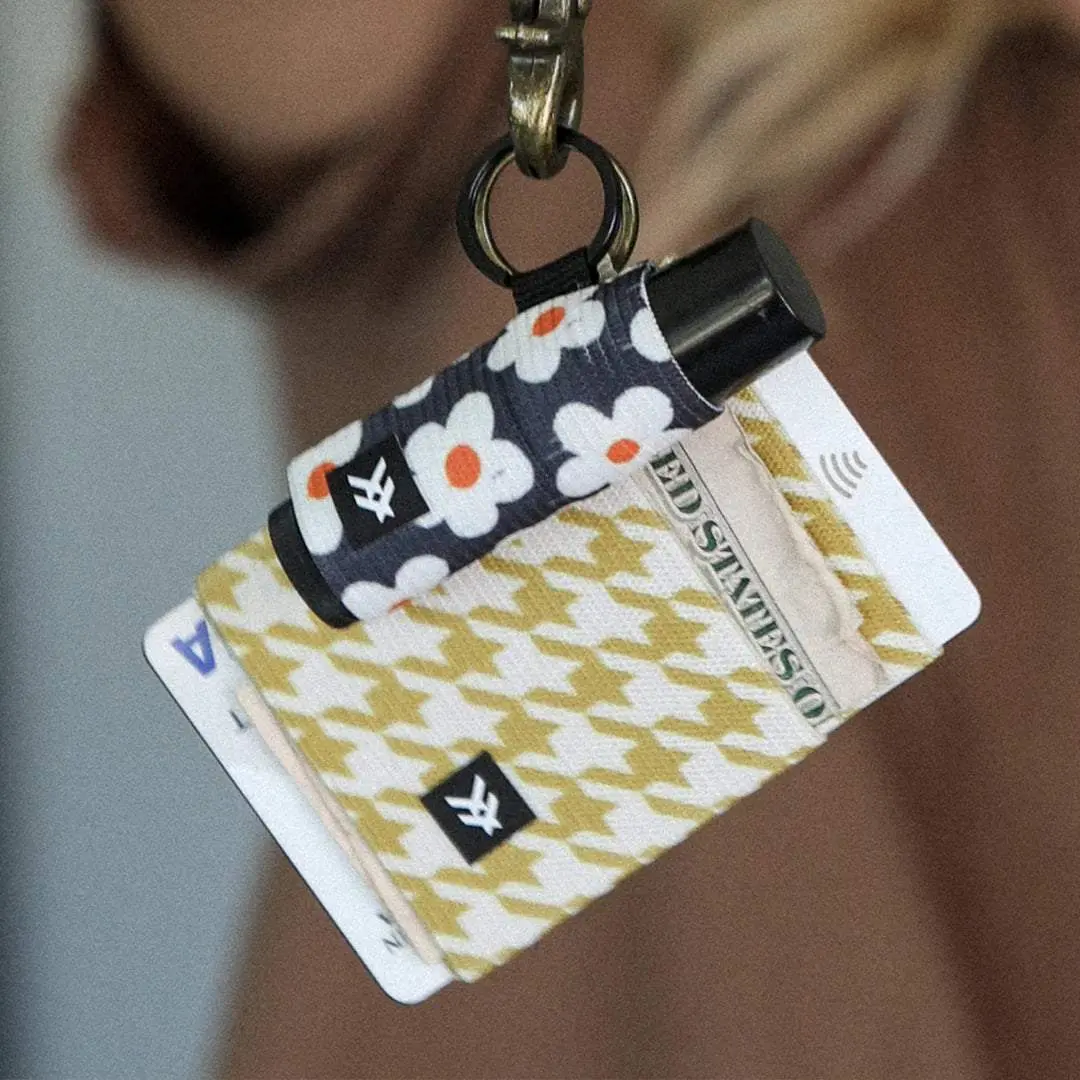 Slim Elastic Cardholder for Women, Casual Houndstooth Pattern Credit Card Wallet with Built-in Keyring for Daily Use, Keychain Wristlet Wallet, Slim Fit, Tight Knit, Original Thread® Wallet