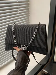 Minimalist Plain Chain Crossbody Bag, High-End Rhombus Shoulder Bag, Versatile Commuter Women's Bag, Luxurious Feel for Shopping, Dates, Travel, Elegant Commuter Bag