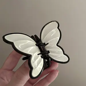 Butterfly Hair Claw Clips,3 Pcs Large NonSlip Hair Barrettes Fashion Styling Accessories for Women Long Thick&Thin Hair（White）