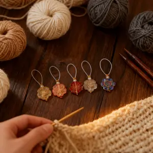 5pcs Plum Blossom Czech Glass Beads for Handmade DIY. Yarn knitting tools, 5-petal flower bead stitch markers, stitch markers for sweater patterns, counting rings, closed rings, soft steel wire positioning, auxiliary knitting stitch markers, essential for