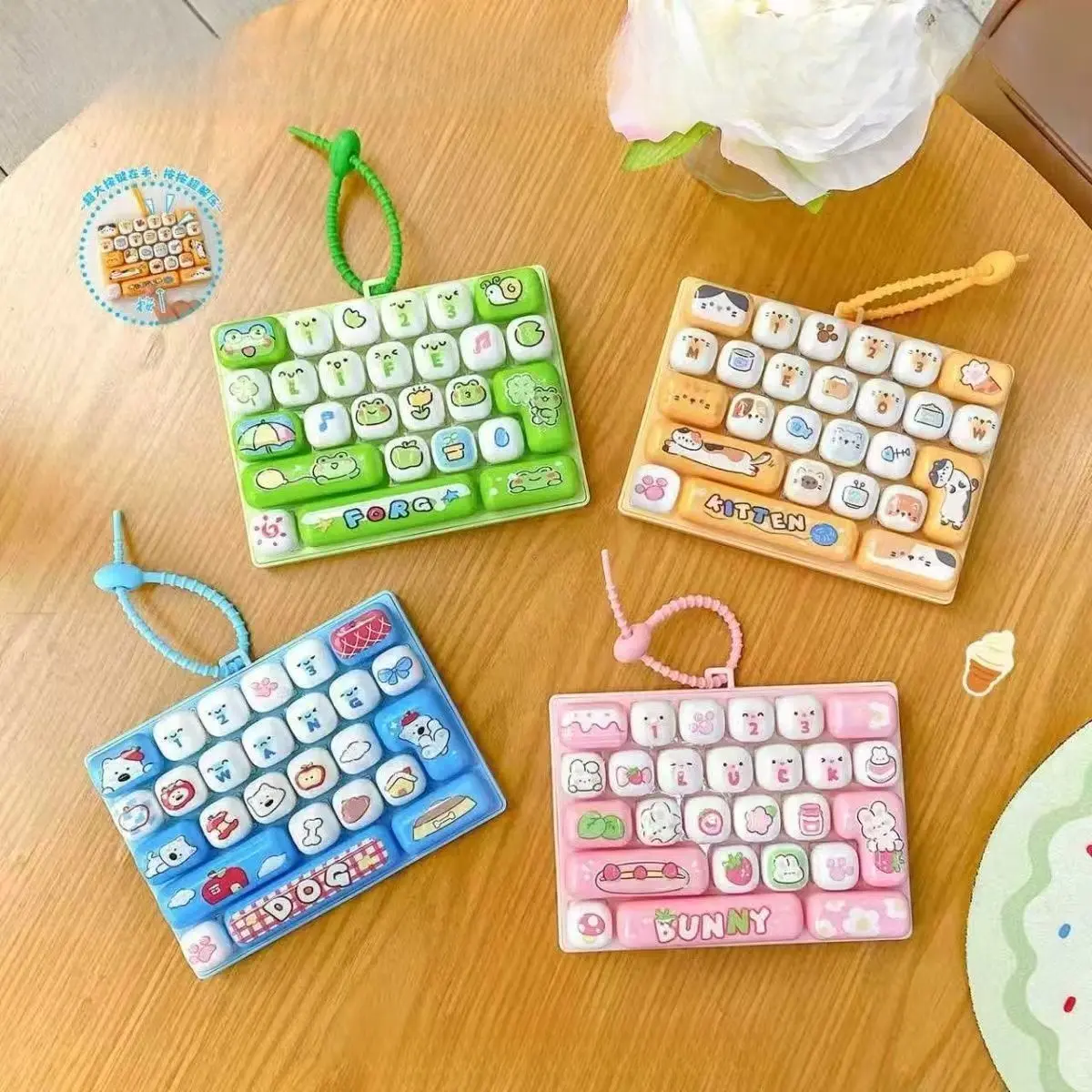 Plastic Small Size Mini Keyboard Fidget Keychain, 26-Keys Transparent Dual-Color Anxiety Stress Relief Fidget Toy, Kids Gift for Hanging Home Decor