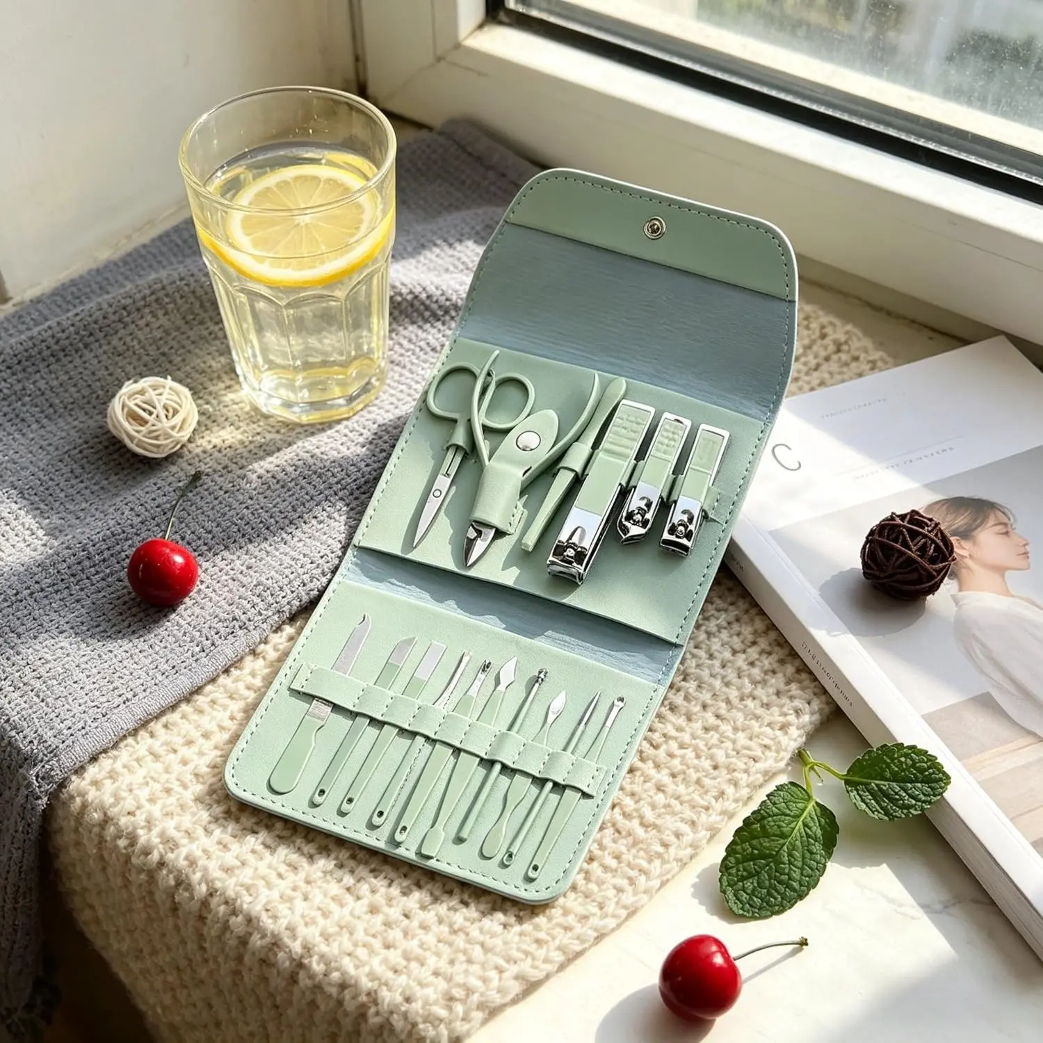 Nail Clipper Set 16-Piece Manicure Set Personal Care Nail Clippers Set Professional Pedicure Set Beauty Set Men and Women Gift Nail Care Nail Clipper kit(A-16-piece Set)