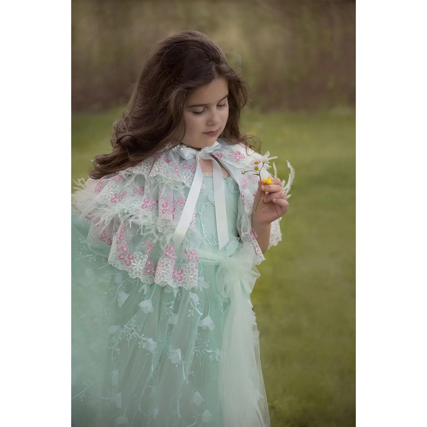 Sabinna Deluxe Lace Fashion Cape