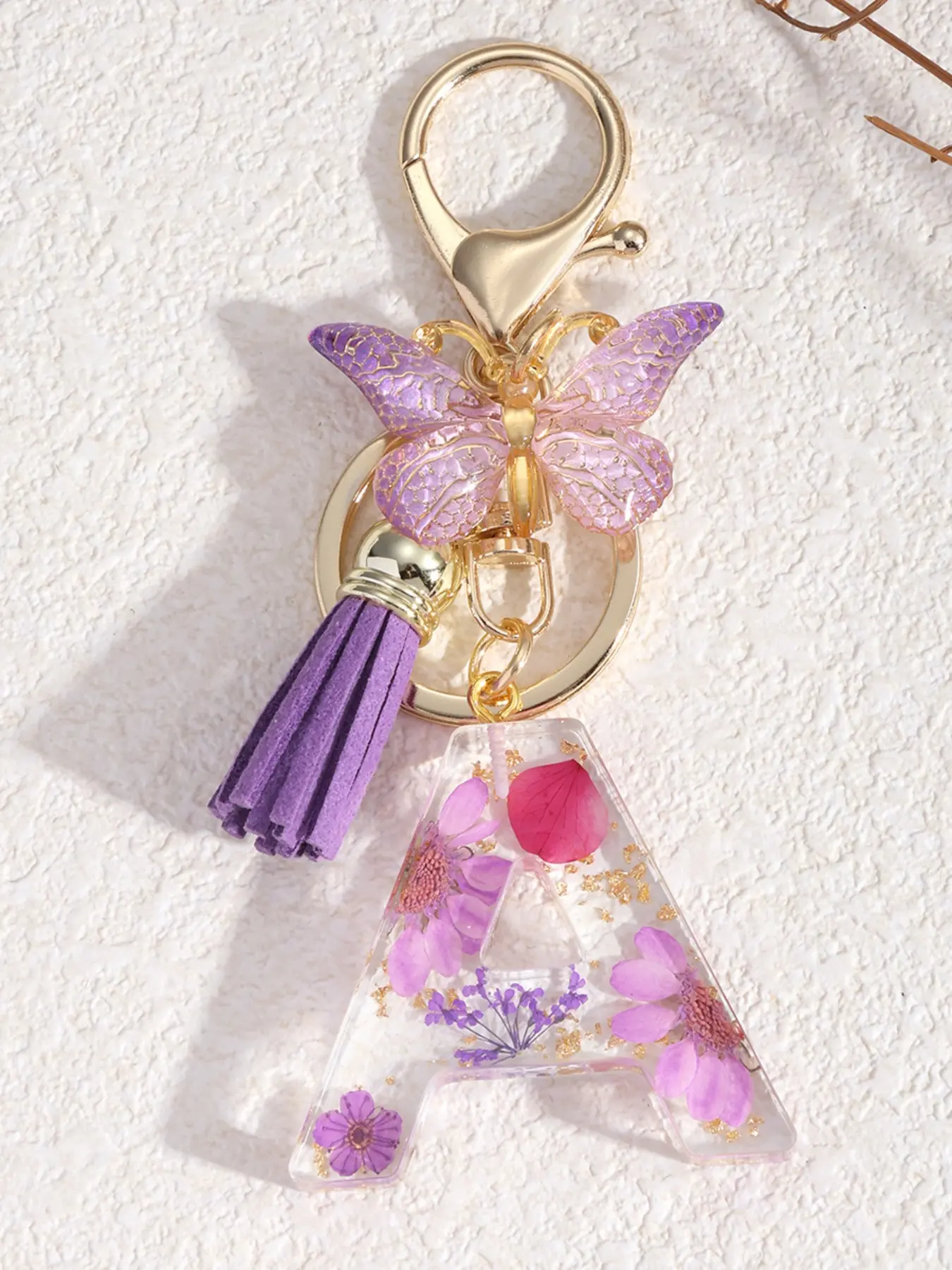 Resin Dripping Letter Keychain, Daisy Petal Key Chain, Simple Dry Flower Ornament, Women's Pendant, Gift Charm, Bag Charm Keychain