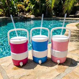 Retro Summer Can Cooler Holder with Handle & Lid – Poolside Drink Koozie for 12oz, Skinny & 16oz Cans