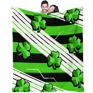 A Single-Sided Printed Plush Blanket With a Clover Pattern, Soft, Warm, And Lightweight, Suitable For Beds, Sofas, Cars, And Room Decoration, Ideal For Both Children And Adults