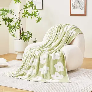 Checkered Throw Blanket, Sage Green Super Soft Knit Breathable Throw Blanket, Cozy  Reversible Checkerboard Flower Fuzzy Blanket for Couch Sofa Bed Living Room Decor 60 x 80 Inch