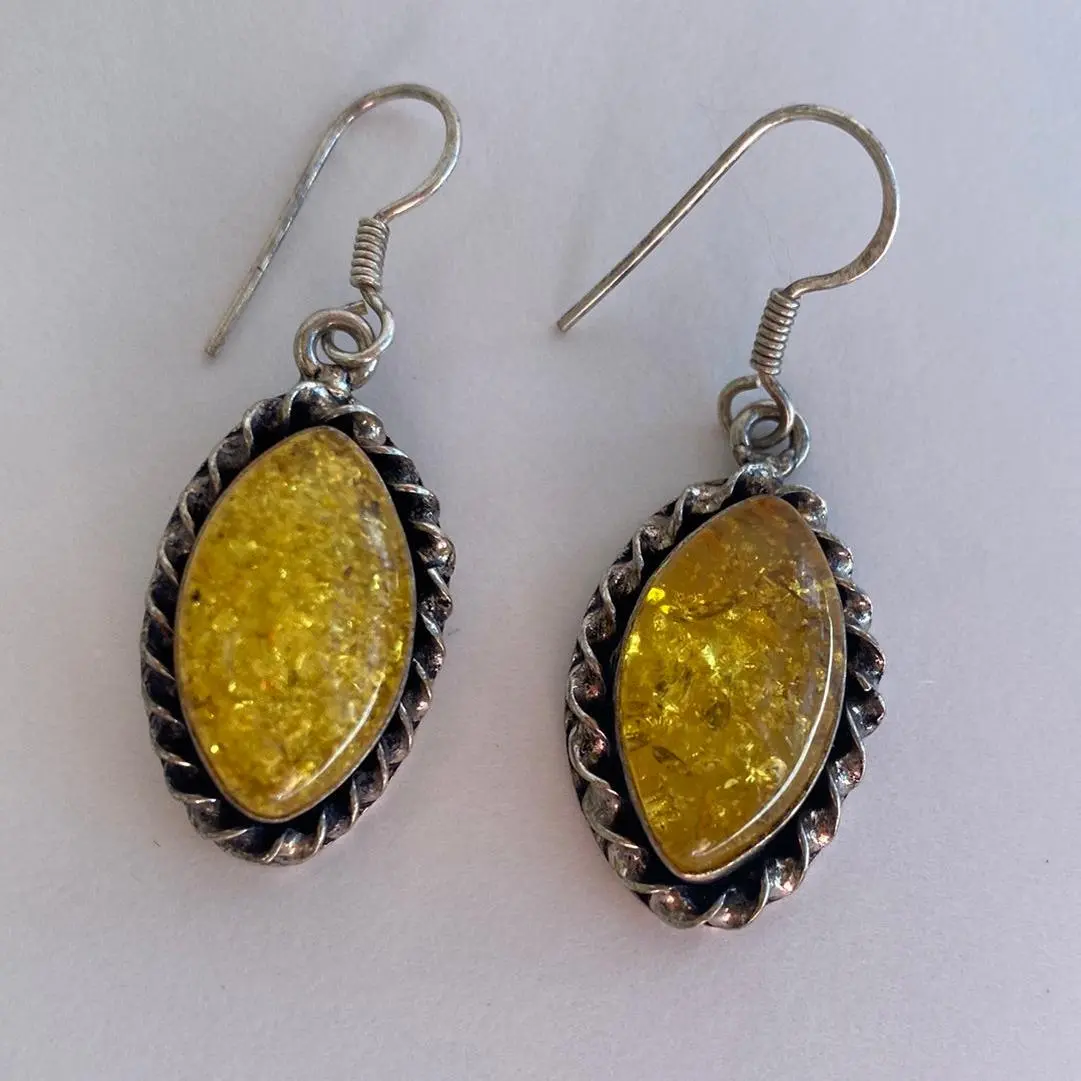 Aretes de ámbar (Amber earrings)