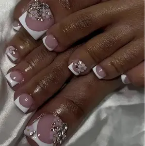 Bling French Tip Press On Toe Nails with Sparkling Glitter Design for Elegant Foot Care Classic Style Easy Application