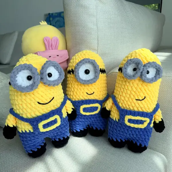 Handmade Crochet Minion Plush Toy, Cute Chunky Chenille Amigurumi Stuffed Animal, Soft Yellow Movie Character Doll, Gift for Kids & Movie Fans