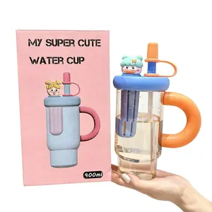 900ml High-Capacity Straw Tumbler Cute 3D Character Lid & Large Handle Portable Water Bottle with Built-in Tea Filter BPA-Free Heat-Resistant Cup for Iced Tea & Coffee Aesthetic Color-Blocking Drinkware