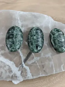 Seraphinite Palm Stone Polished Pocket Pebble Angel Stone Therapy Rock Healing Crystal Mineral Specimen Natural Ascension Stone Meditation
