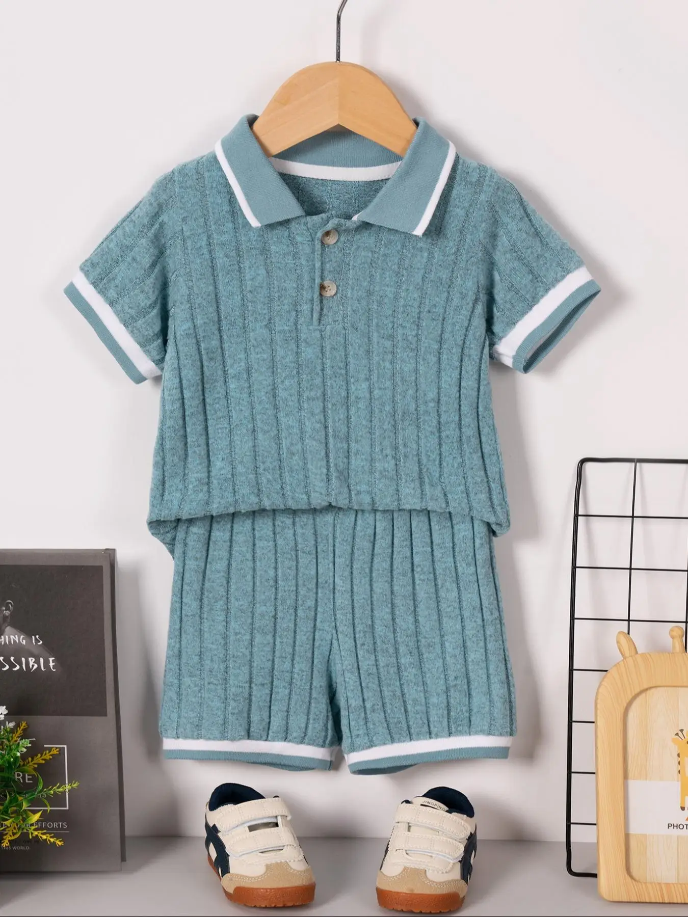 Two-piece Set Boy's Striped Pattern Button Front Top & Shorts Set, Casual Short Sleeve Collared Top & Shorts for Summer, Kids Clothes for Daily Wear