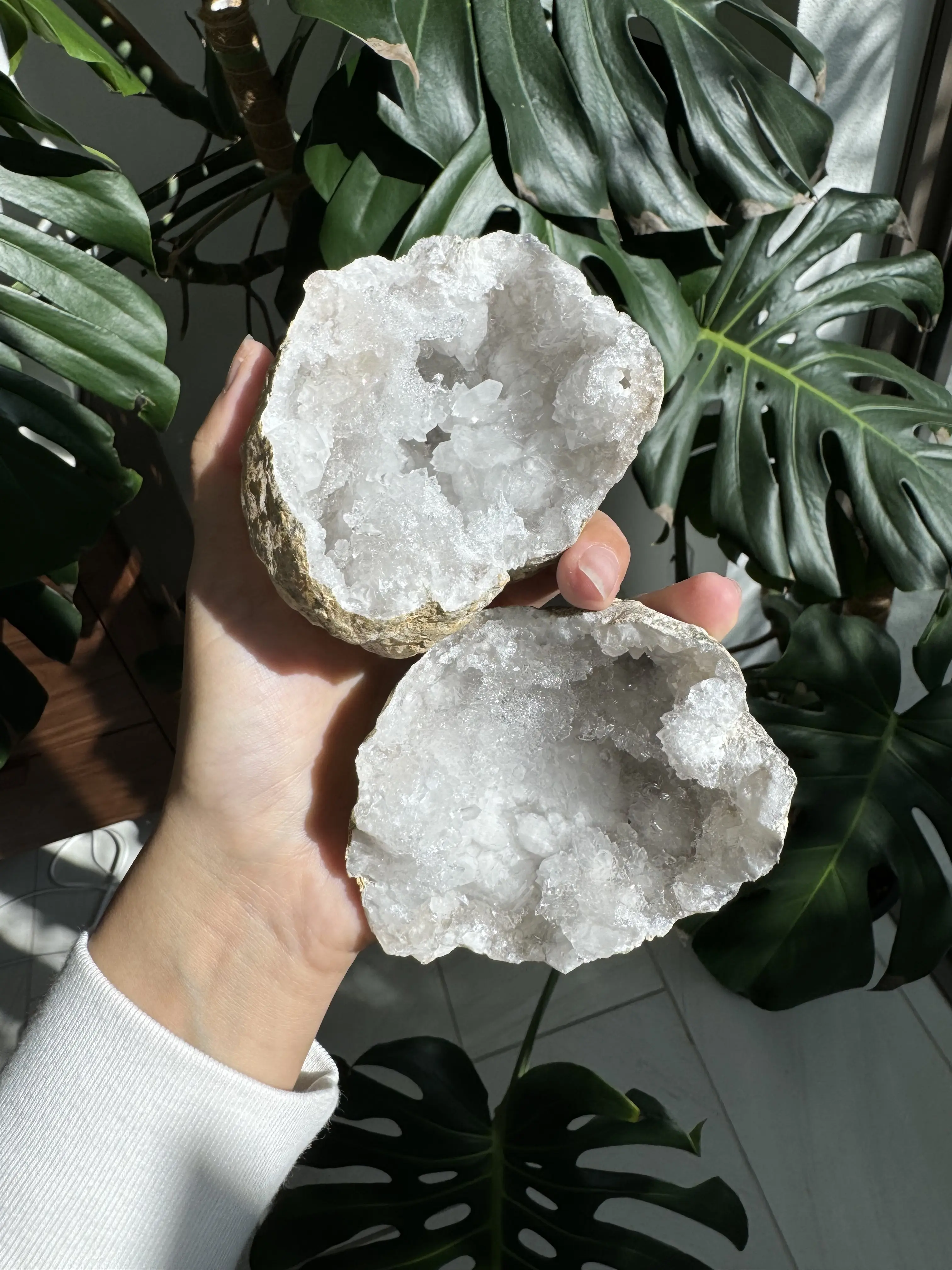 MollyGems White Moroccan Druzy Quartz Natural Crystal Geode Healing Chakra Reiki Meditation Geode Stone Druz Boho Home & Office Wedding Decor- Intuitive Pick