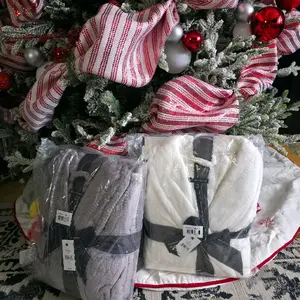 Plush Robes - Cozy & Soft for Ultimate Comfort