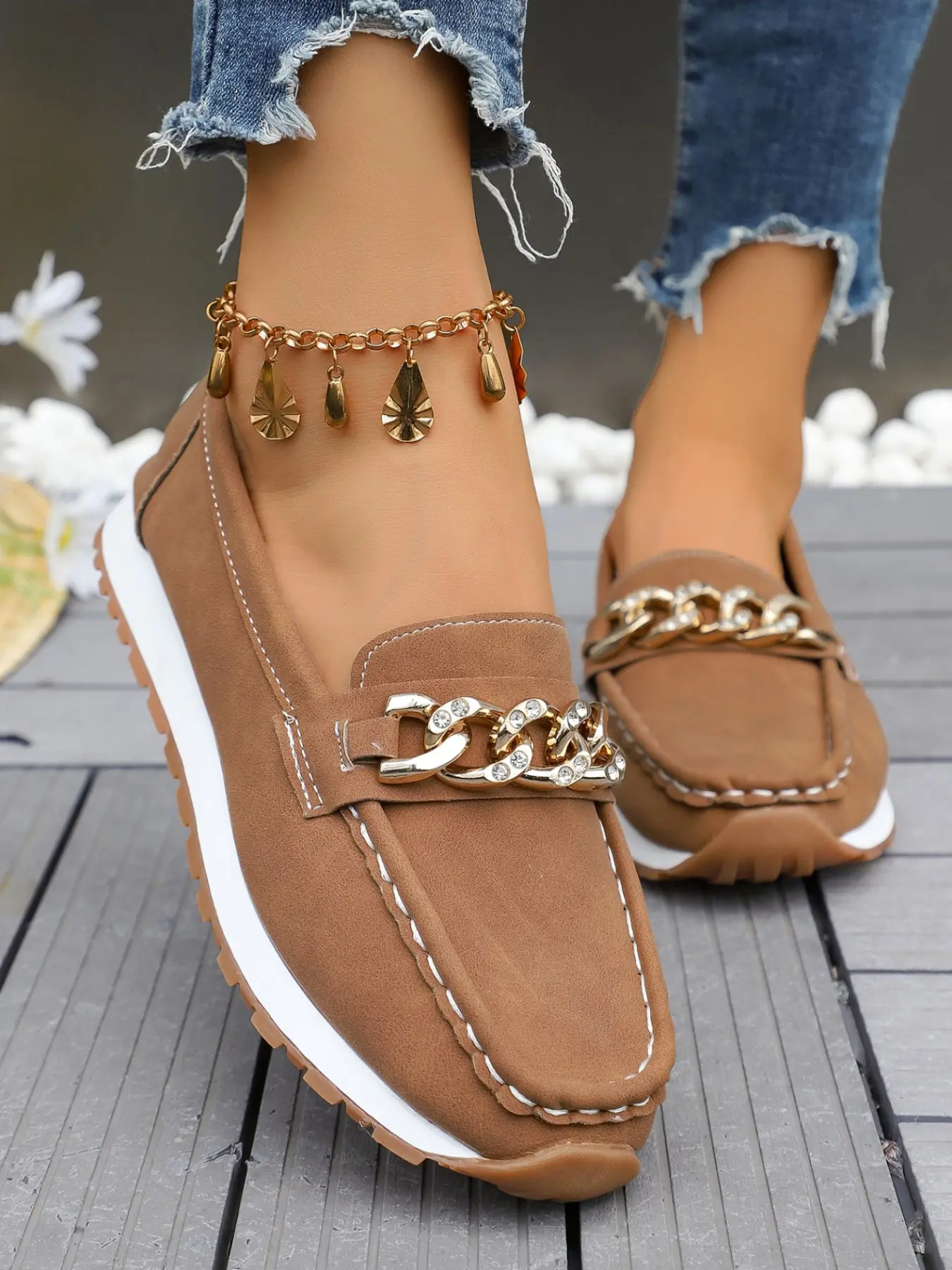 Women's Casual Sport Slip-On Shoes, 4 Colors Available, Comfortable Fashion Round Toe Low Top PU Leather Sneakers with Chain Decoration, Slip On Style