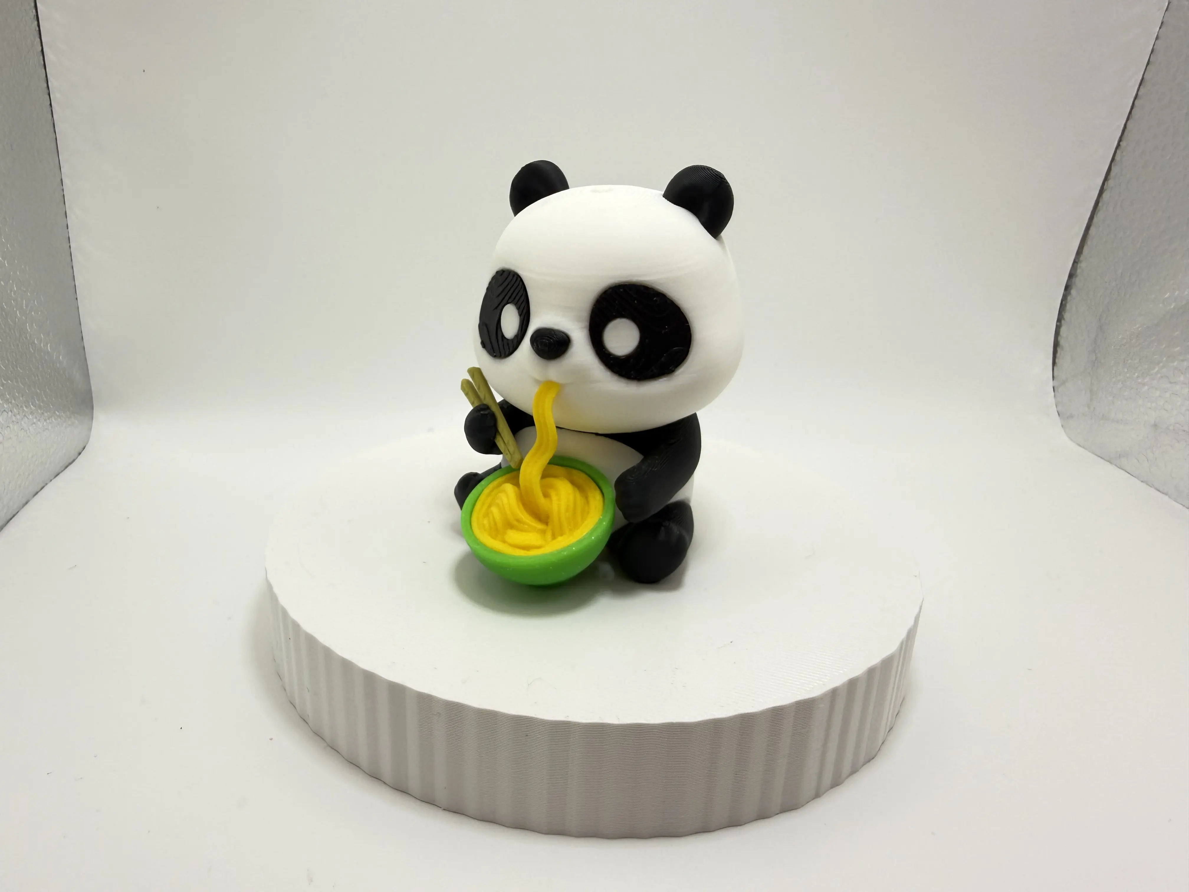 Panda statue Pandinner eating ramen statue 2.75" Panda statue Pandinner eating ramen statue 2.75"