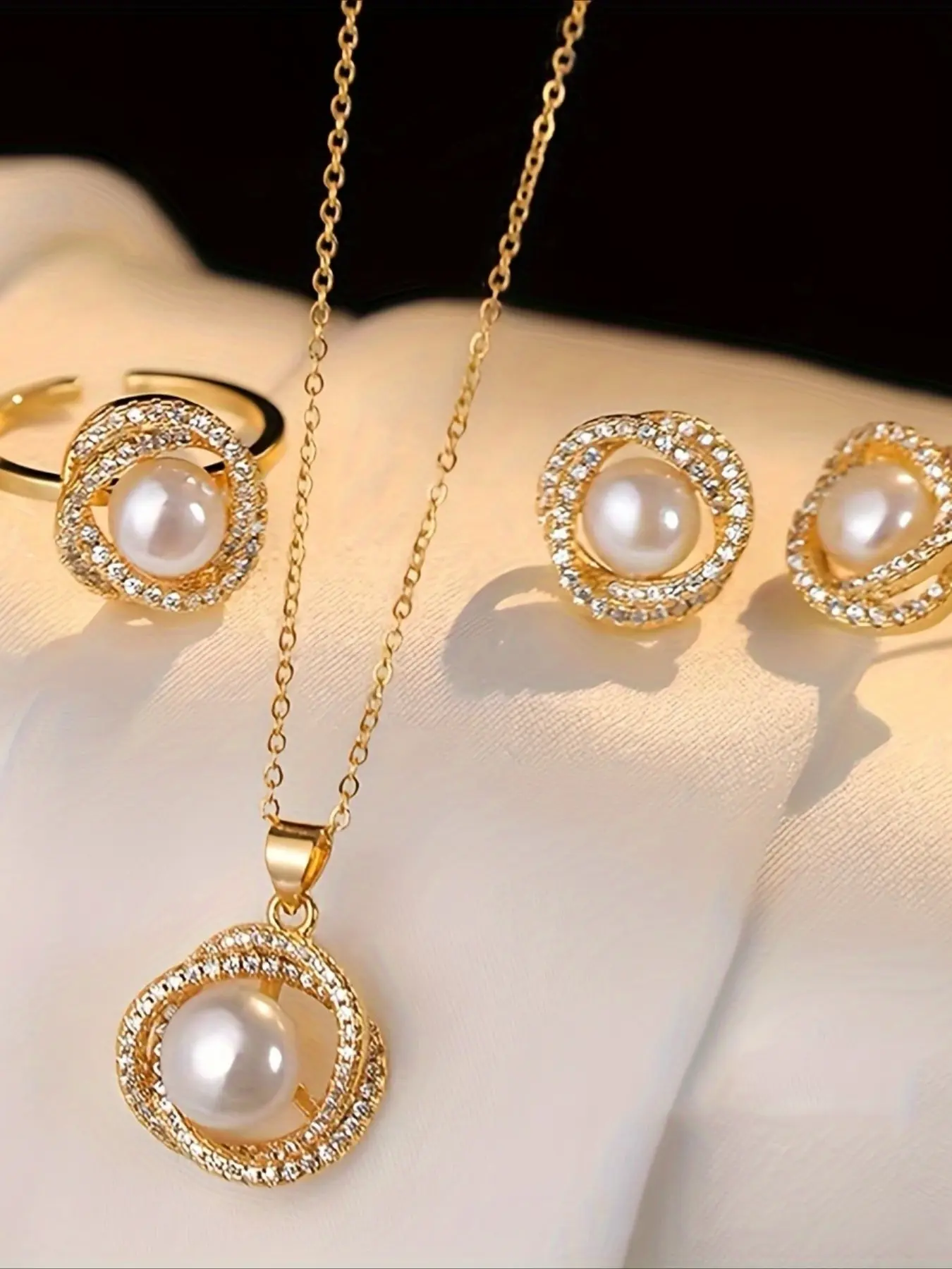 4-piece rhinestone fashionable jewelry set, including vintage elegant necklace, earrings, and ring, Jewellery Gift Set