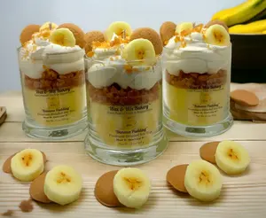 Banana Pudding Candle. Large 13 oz. Soy Candle/Banana Slices/Vanilla Wafers/Strongly Scented Candle/Dessert Candle/Bakery Candle.