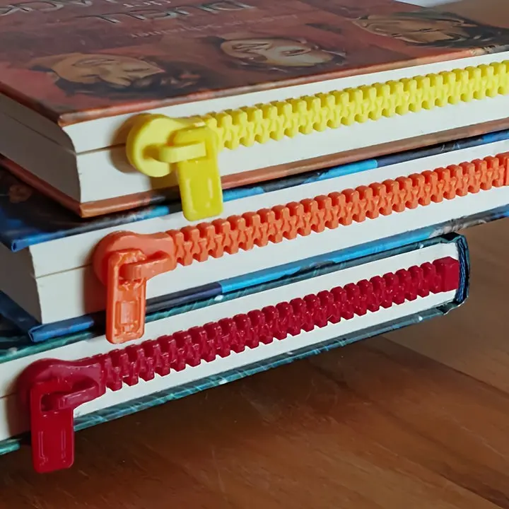 3 Pcs Red Zipper-Shaped Bookmark Set, Durable Materials Charm Bookmark for Book Enthusiasts, Effective Page Marker (Office Stationery Supplies)