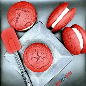 Red Velvet Gourmet Maine Whoopie Pies by Smart Whoopies LLC. (Snack Cake) Dessert 6 pk- Vanilla Cream