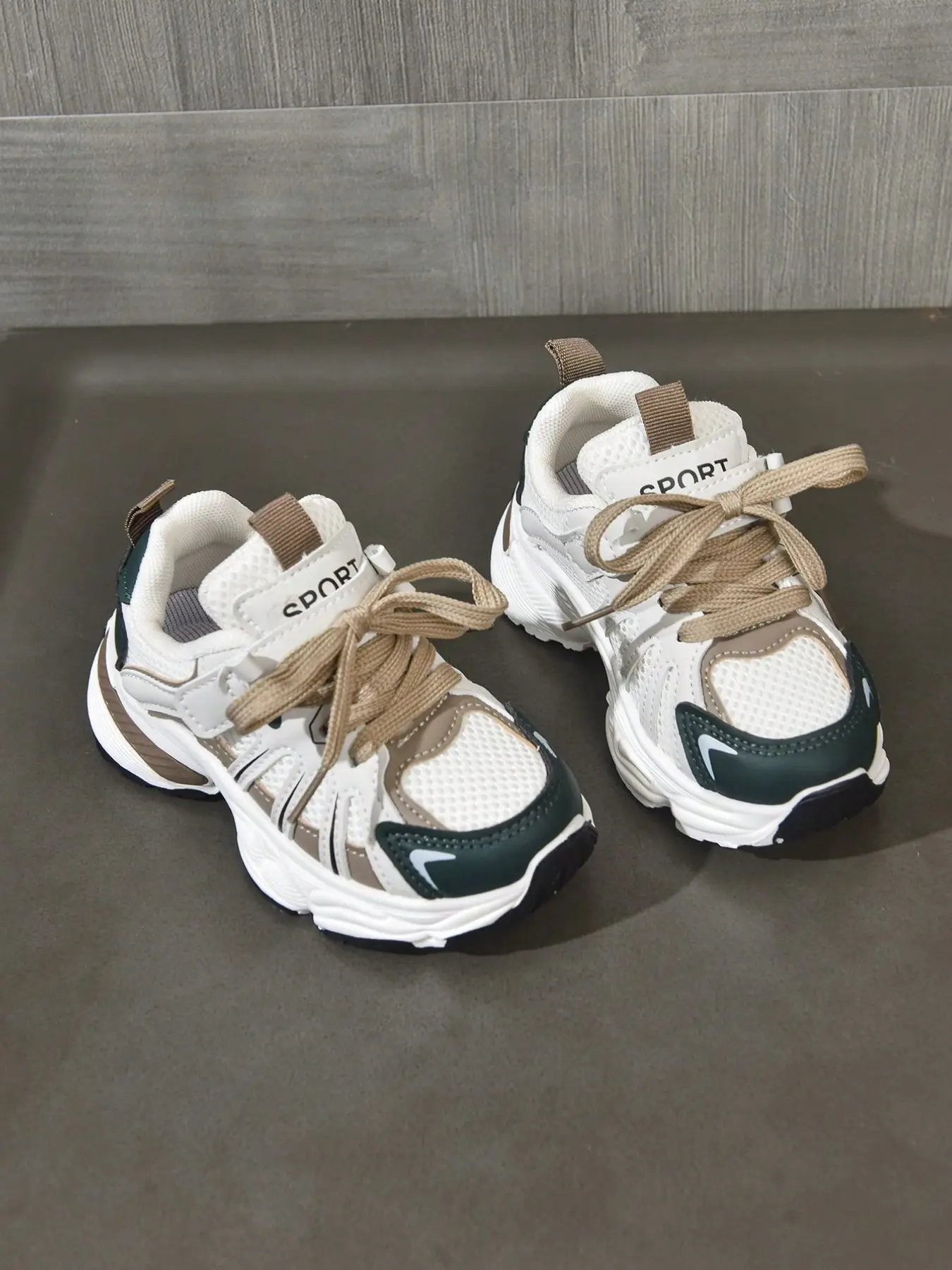 Breathable Mesh Dad Shoes for Kids, Olive, Low Top Casual Vintage Style, Daily Wear, Streetwear, Versatile Design