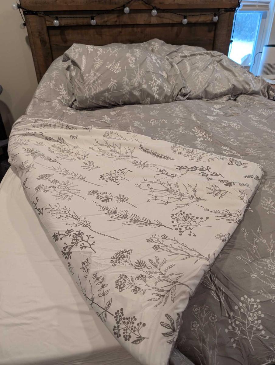 Item: 05 - Grey, King