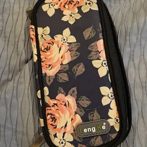 Insulin Cooler Travel Case with Temperature Display - Refrigerated  Cooler Travel Case Diabetic Travel Case BY
