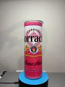 Hermoso vaso térmico con temática de cerveza en rosa