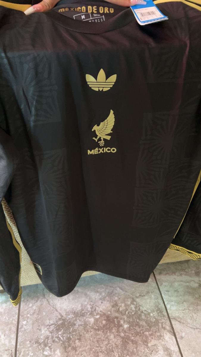 Item: Long sleeves, M