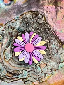 F/B11- (1)PC Purple/Lavender/Pink/Creme FLOWER Focal Bead