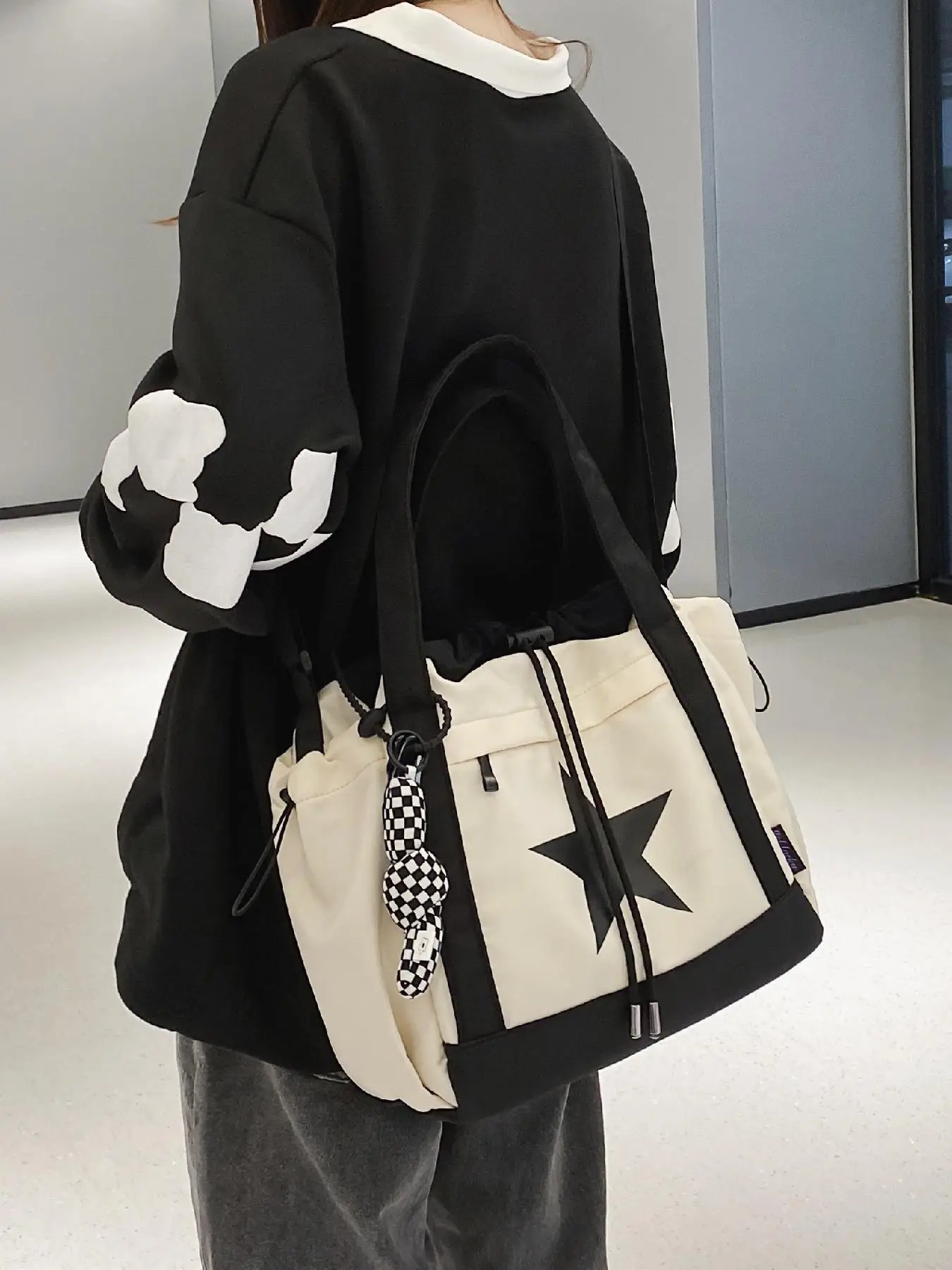 1 Piece Fashion Star Pattern Drawstring Design Tote Bag, Casual Large Capacity Shoulder Bags For Women