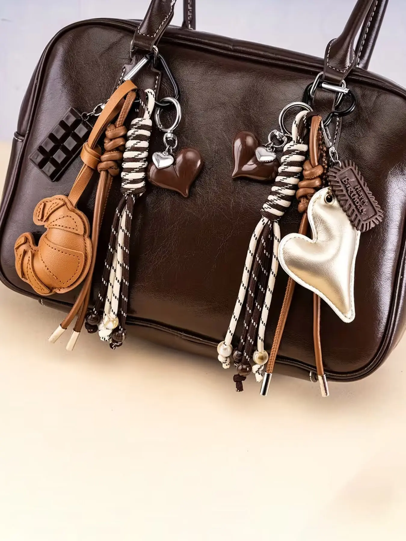 Novelty Keychain, Purse Charm, Purse Accessories, Bag Charms For Handbags, Retro Maillard Style Bag Decoration - Pu Leather Horn Bag, Chocolate, Heart Pendant Decorations, Mother's Day Gift Hand Woven Rope, Brown Retro Style Bag Pendant