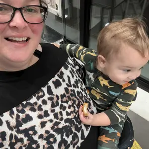 Product Review of Momcozy Hip Seat Baby Carrier, Adjustable Ergonomic Carrier with Various Pockets for Newborns & Toddlers up to 45lbs Portable Mother Mom Gift Convenient Travel Gifts wild  bird back baby baby carriers Ergonomic Baby Carrier with Hip Seat from C**y