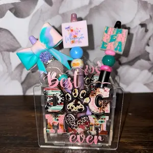 Pen Holder-Cute acrylic box to hold your pens. Pen Holder-Cute acrylic box to hold your pens.