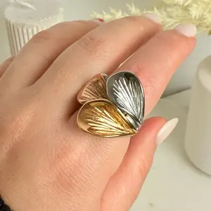 Olas de Oro Elegant Gold and Silver Shell Design Ring for Women Fashion Jewelry
