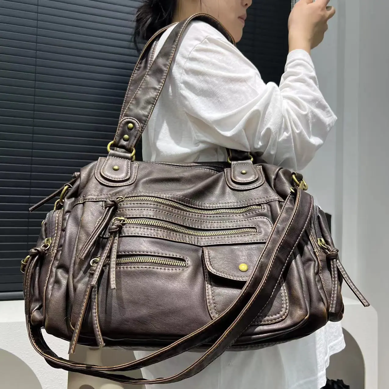 Women's Y2K Washed Vintage Moto City Bag - Large Capacity Retro Shoulder Crossbody Handbag
