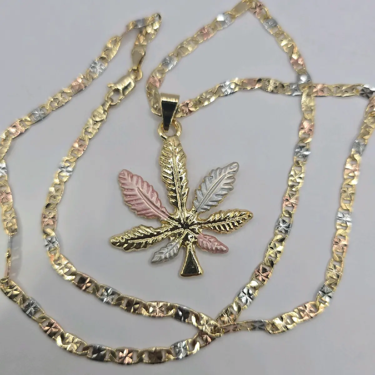FASHION NECKLACE three colors Gold-plated 24"inches beautiful style