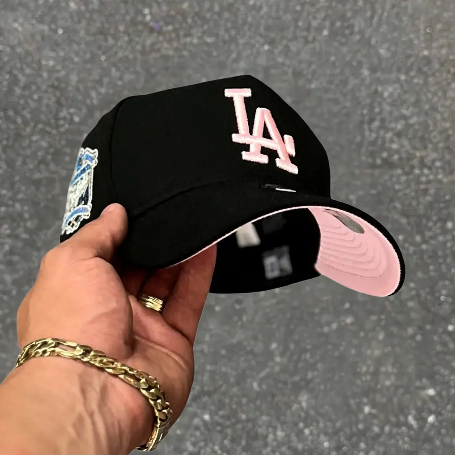 LA-HAT-04