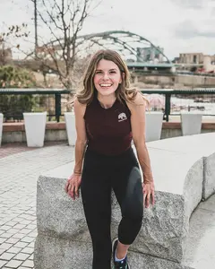 Twist Back Yoga Top (Red Wine)