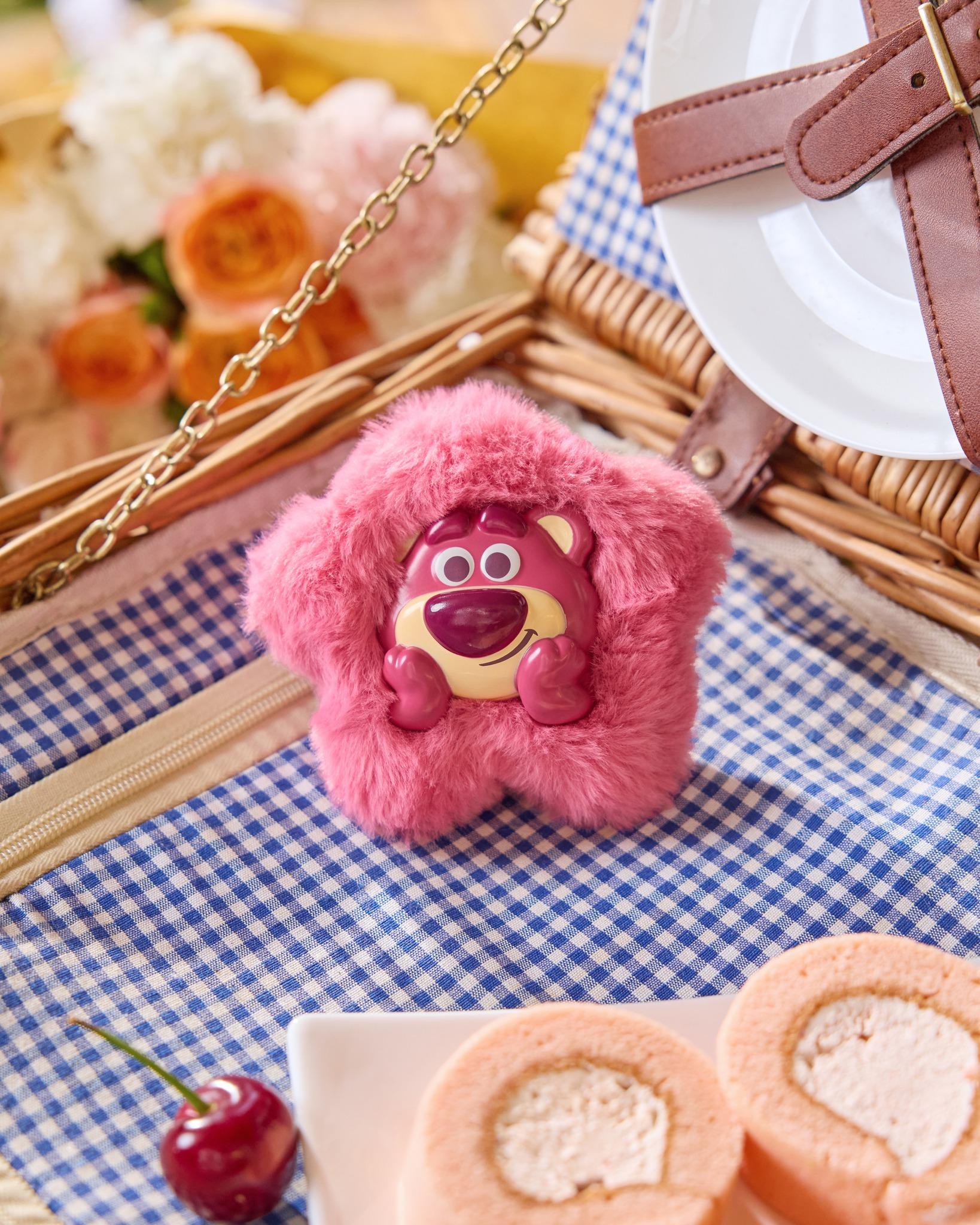 Disney Plush Season Series Flower Papa Blind Box Pendant - Disney Co-Branded Strawberry Bear & Dumbo Toy Pendant, a Surprise Gift for Friends, Bag Pendant & Keychain